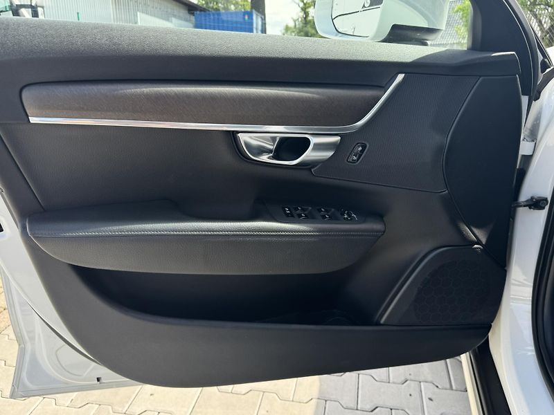 Volvo V90 CC D4 AWD/TZ/pneu REZERVACE - fotka 9 z 50