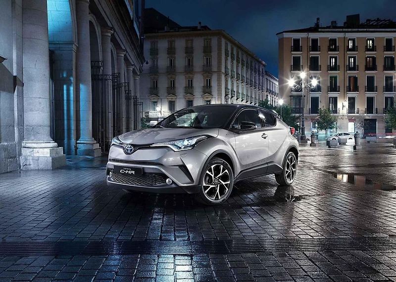 Výhodně koupíte třeba Dacii Duster, která na podzim plošně zlevnila o 15 tisíc korun.