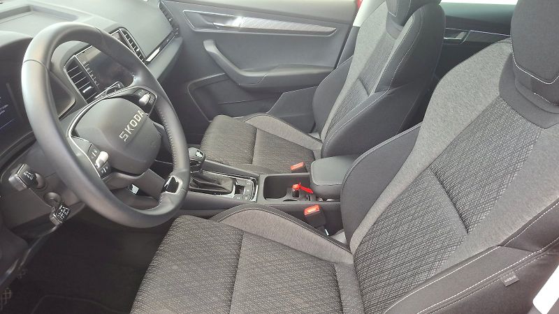 Škoda Karoq (2025) Top Selection 1,5 TSI 110 kW D - fotka 11 z 23