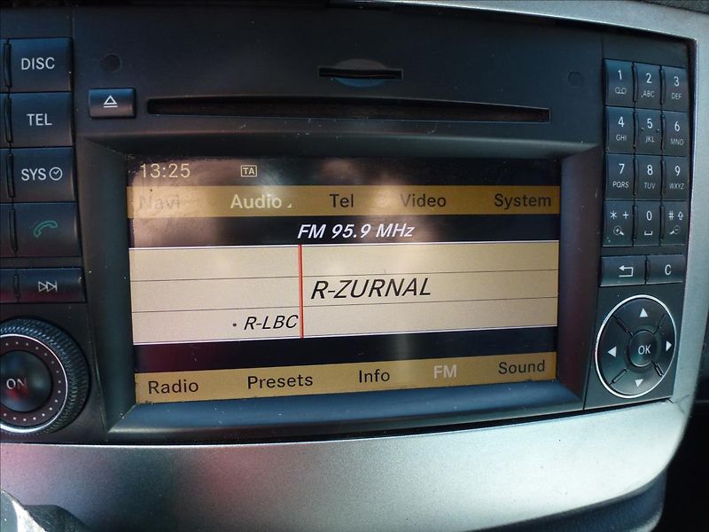 Mercedes-Benz Viano 2,2 DCi 5míst Automat  639 - fotka 37 z 48