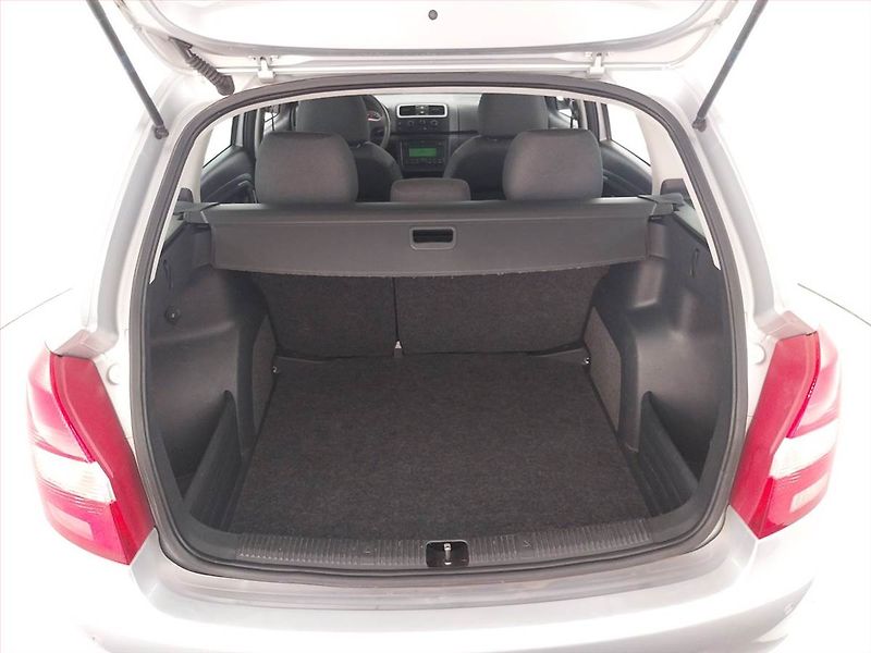 Škoda Fabia (2009) Ambition 1.9 TDI, Serv.kniha - fotka 13 z 19