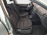 Škoda Octavia (2011) 1.9 TDI, po STK, slušný stav - náhled 9