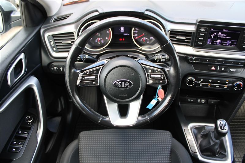 Kia Ceed 1,6 CRDi  NOVÉ V ČR,1.MAJ,DPH - fotka 10 z 25