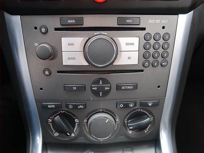 Opel Antara (2012) 2.2 CDTI, 4X4, Automat, Navi - fotka 12 z 20