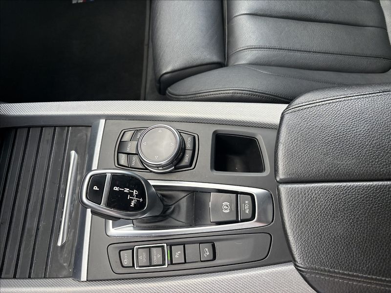 BMW X5 M paket X DRIVE 3,0 D - fotka 17 z 38