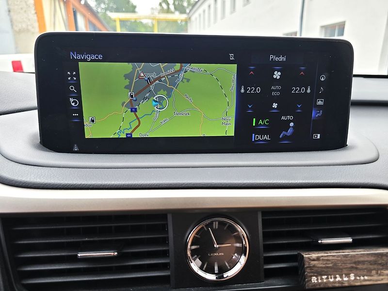 Lexus RX 300 2.0 175kW 4x4 1.Maj. ČR - DPH - fotka 16 z 41
