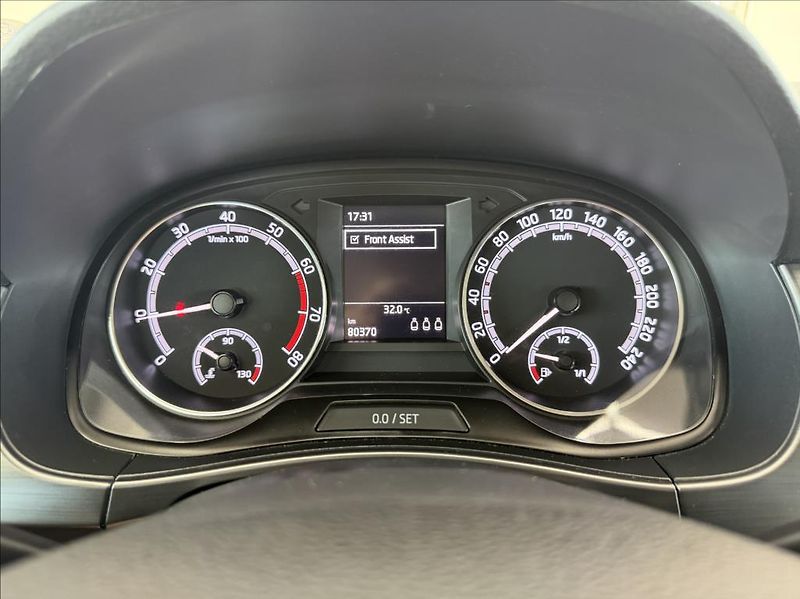 Škoda Fabia 1,0 TSI, tažné, LED, CarPlay - fotka 18 z 35