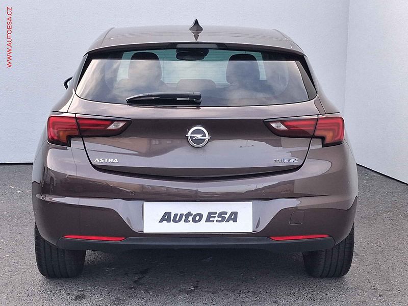 Opel Astra (2015) 1.4T, Innovation, LED, navi - fotka 5 z 19