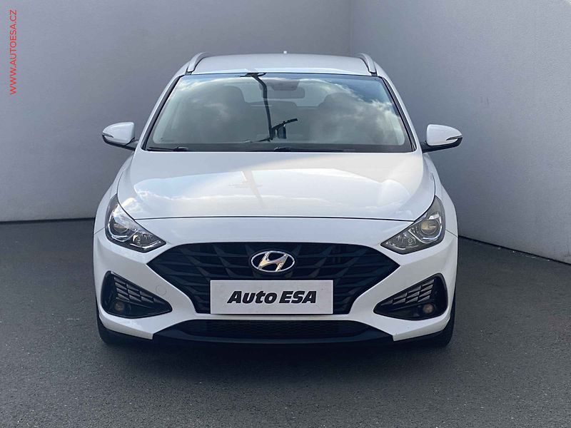 Hyundai i30 (2021) 1.6 CRDi, 1.maj,ČR, Comfort - fotka 2 z 17