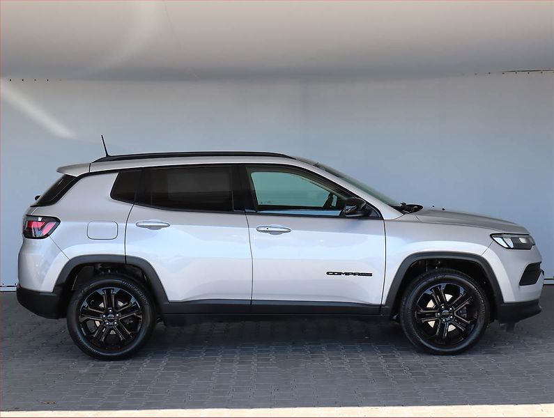 Jeep Compass (2023) 1.5 Turbo e-Hybrid - fotka 6 z 20