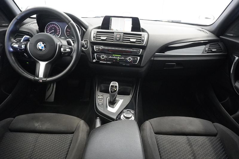 BMW Řada 1 2,0 M-SPORT XDRIVE AUT. - fotka 14 z 28