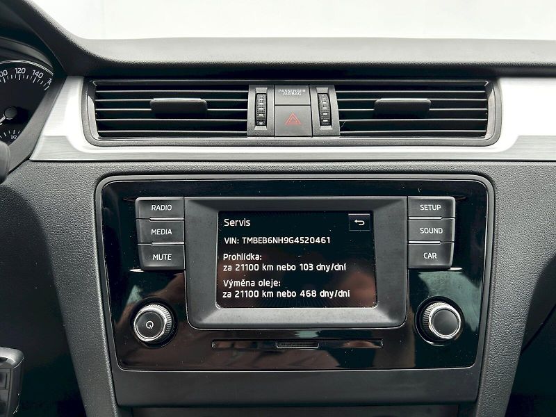 Škoda Rapid (2015) Spaceback 1.2 TSI 81kW MP6 Amb - fotka 18 z 31