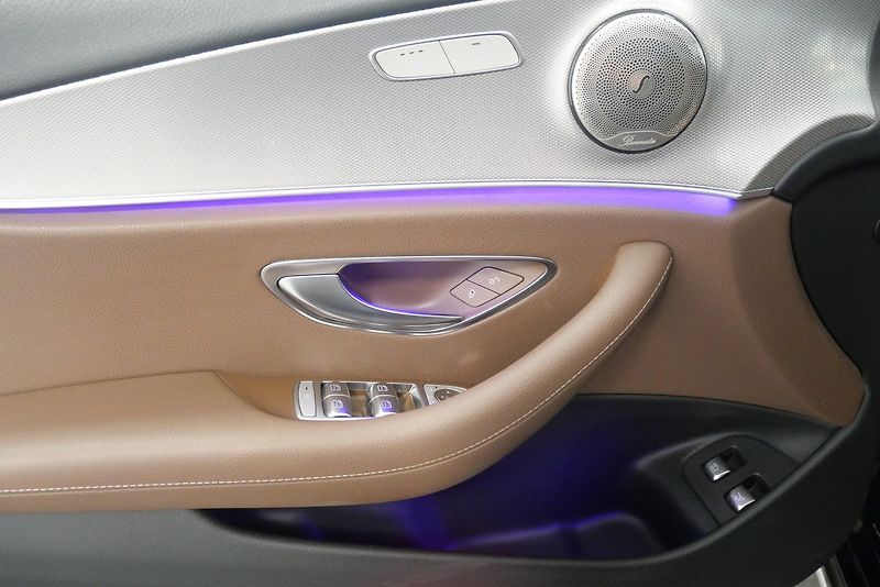 Mercedes-Benz Třídy E - fotka 13 z 28