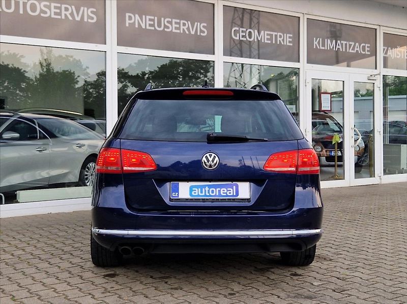 Volkswagen Passat 2,0 TDi 103kW KAMERA NAVI +ZIM - fotka 4 z 34