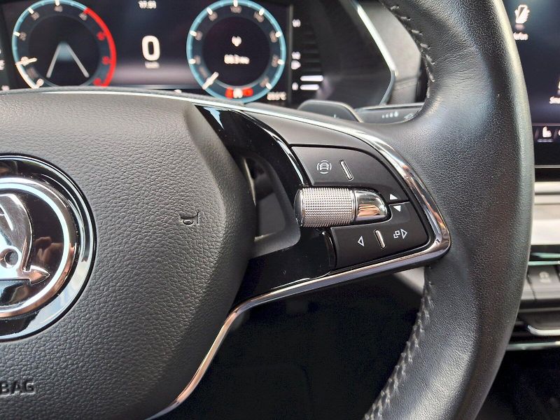 Škoda Octavia (2021) Combi Stale Plus DSG 4x4 2,0TD - fotka 18 z 35