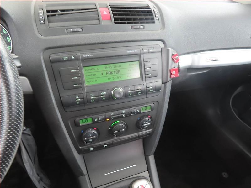 Škoda Octavia (2008) Scout 2.0 TDI, 4X4, Tempomat - fotka 12 z 16