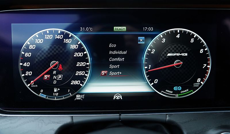 Mercedes-Benz Třídy E E 53 AMG 4Matic+/440PS - fotka 37 z 50