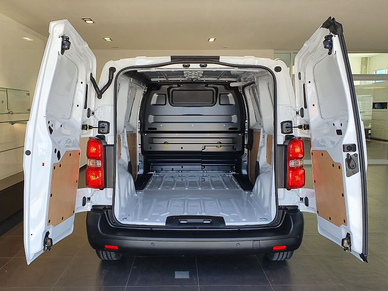 Peugeot Expert (2026) FG L2 2.2 BHDi 150 MAN6 - fotka 9 z 14
