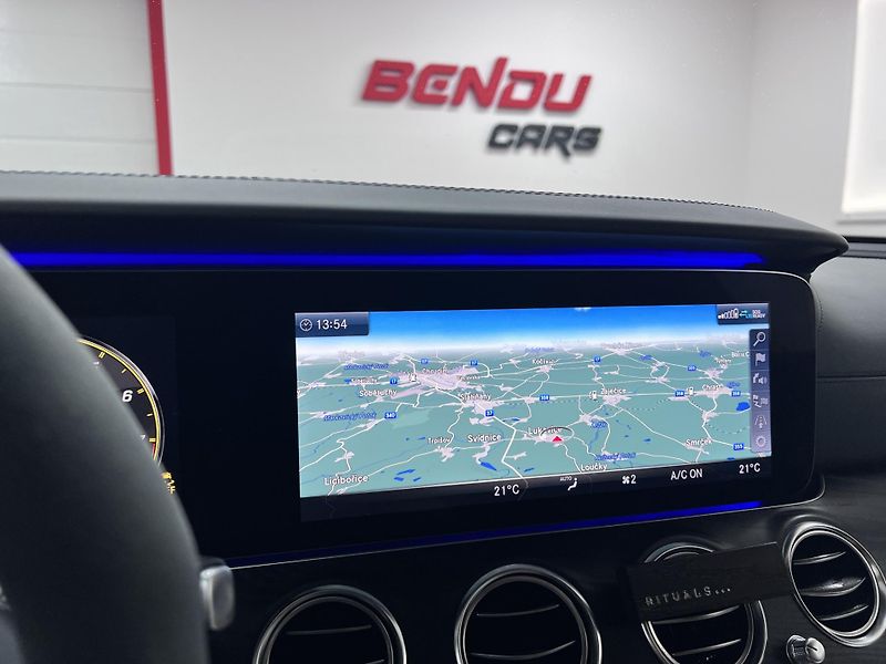 Mercedes-Benz Třídy E E 63s AMG, 4.0i 450 kW 113 Tkm - fotka 54 z 57