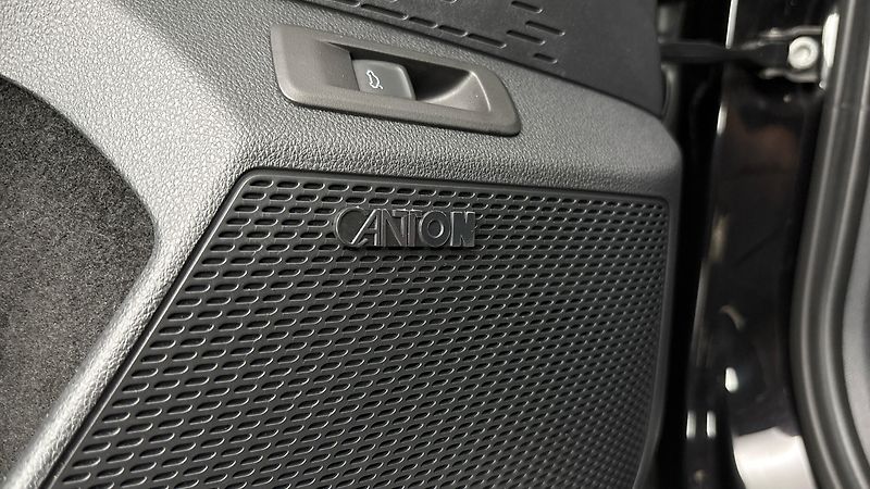 Škoda Octavia 2.0 TSI DSG RS Combi - fotka 24 z 31