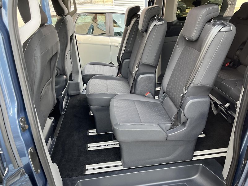 Ford Tourneo Custom (2024) L2*TITANIUM*2xŠOUPKY*8m*KAMERA - fotka 21 z 37