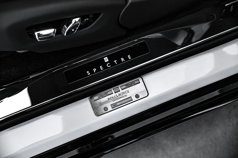 Rolls-Royce Spectre - fotka 25 z 28