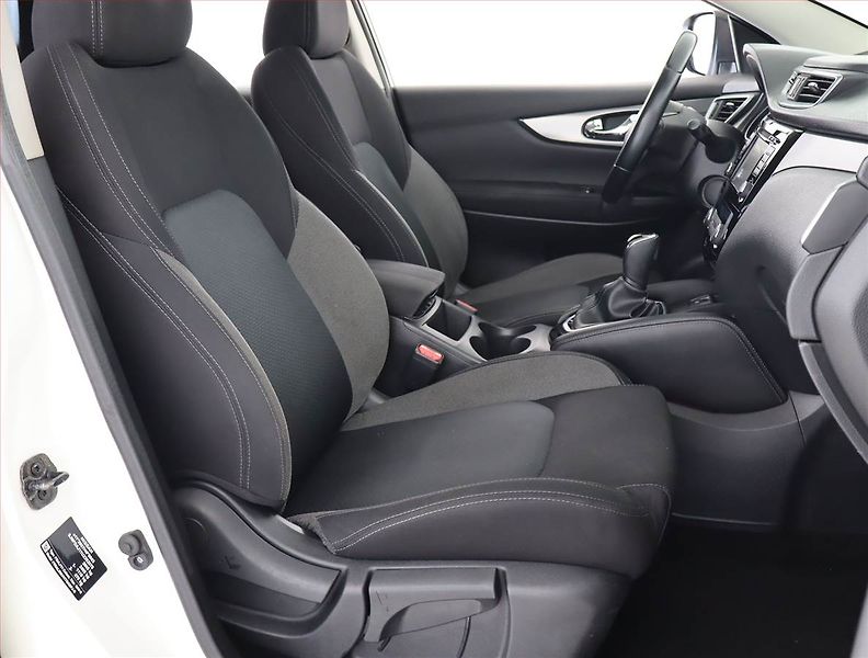 Nissan Qashqai (2018) 1.6 dCi, Automat, Serv.kniha - fotka 9 z 22