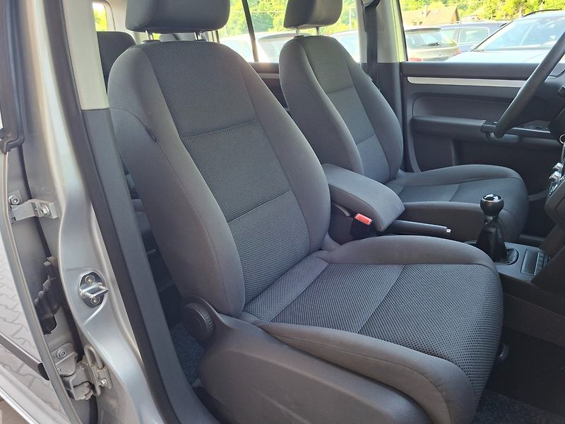 Volkswagen Touran (2011) 1.4TSI 103kW 6MAN - fotka 21 z 38