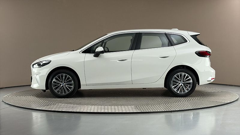 BMW Řada 2 1.5 218i - fotka 4 z 30