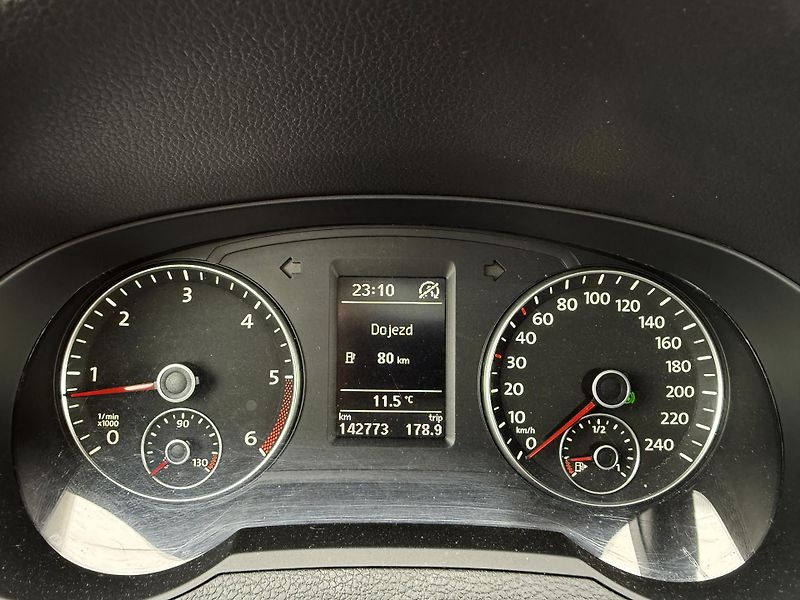 Volkswagen Sharan 2,0 TDI Panorama Automat DSG - fotka 34 z 41