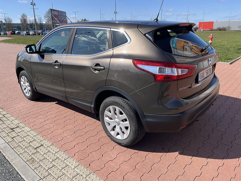 Nissan Qashqai 1.2 85 kW ČR - fotka 7 z 29
