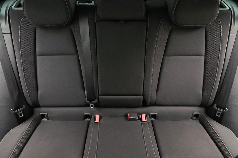Škoda Karoq 2,0 TDI 85 kW DSG TAŽNÉ Záruka - fotka 28 z 32