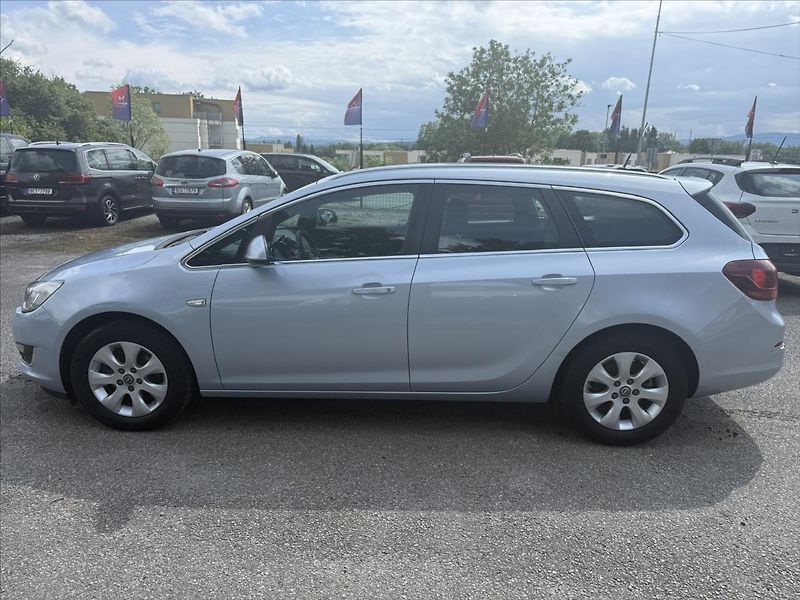 Opel Astra 1,6 CDTi - fotka 8 z 28