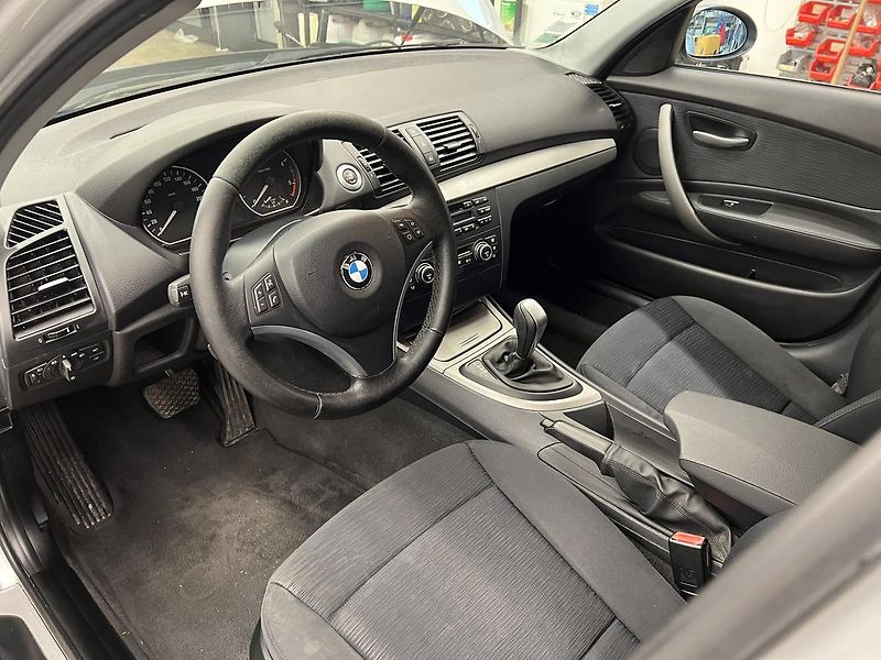 BMW Řada 1 118D 105kW - fotka 7 z 13