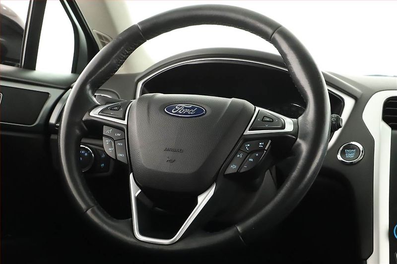 Ford Mondeo (2017) 2.0 TDCI, Navi, Tempomat - fotka 10 z 17