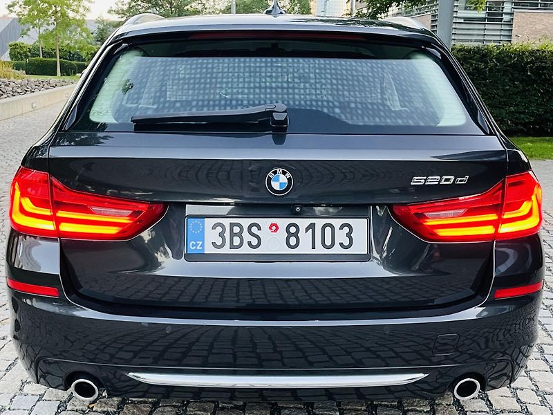 BMW Řada 5 520D AUT KAMERA SERVISKA - fotka 15 z 48