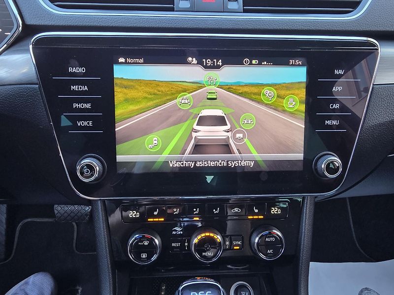 Škoda Superb 2,0 TDI DSG STYLE VIRTUAL NAVI - fotka 22 z 51