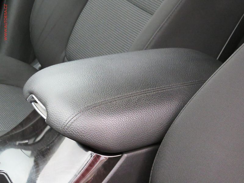 Kia Sorento (2015) 2.2CRDi, 2.maj,ČR, AT - fotka 26 z 29