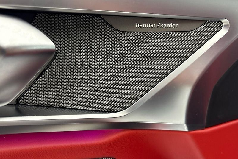 BMW Řada 8 M850i xDrive - fotka 14 z 17