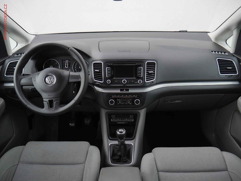 Volkswagen Sharan (2011) 2.0 TDi, Comfortline - fotka 8 z 14