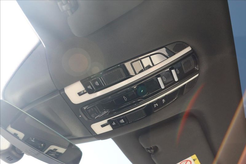 Porsche Panamera 2,9 343KW, DPH, ČR,4 E-HYBRID - fotka 40 z 77