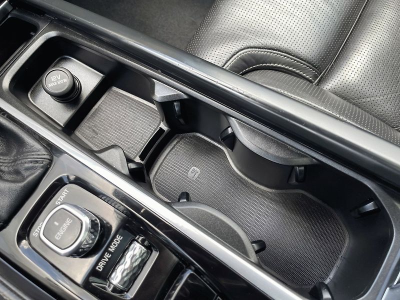 Volvo V90 (2016) 2.0 T5,187kW,Inscription,DPH,K - fotka 32 z 51
