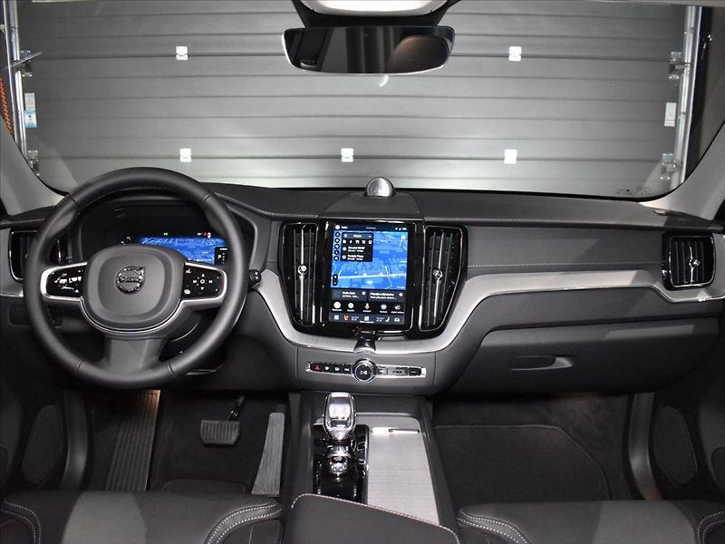 Volvo XC60 2,0 T8 AWD Ultra B&W,Panorama - fotka 14 z 29