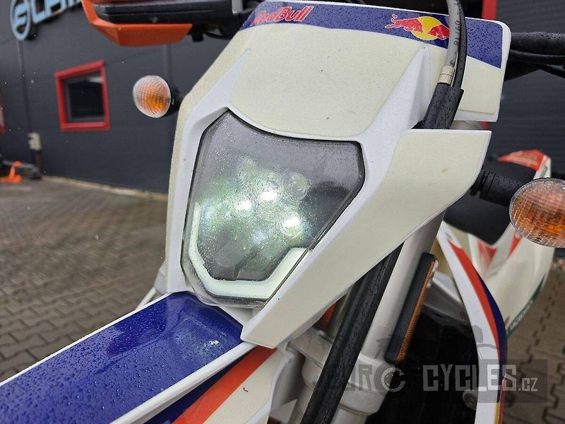 KTM 300 EXC TPI (2019) - fotka 9 z 17