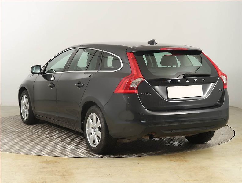 Volvo V60 (2011) D3 2.0, Automat, Navi - fotka 4 z 22