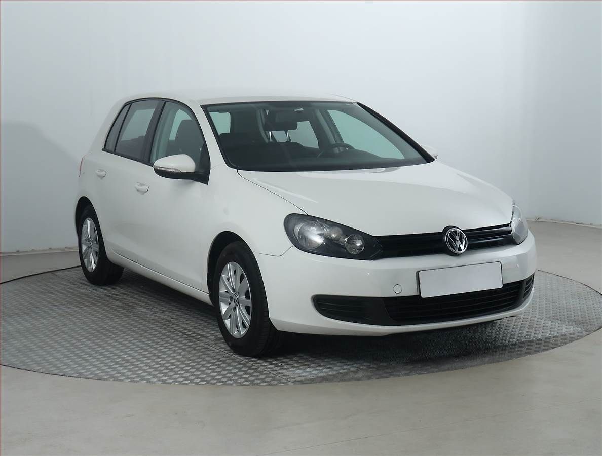 Volkswagen Golf 1.2 TSI, ČR,1.maj, Tempomat