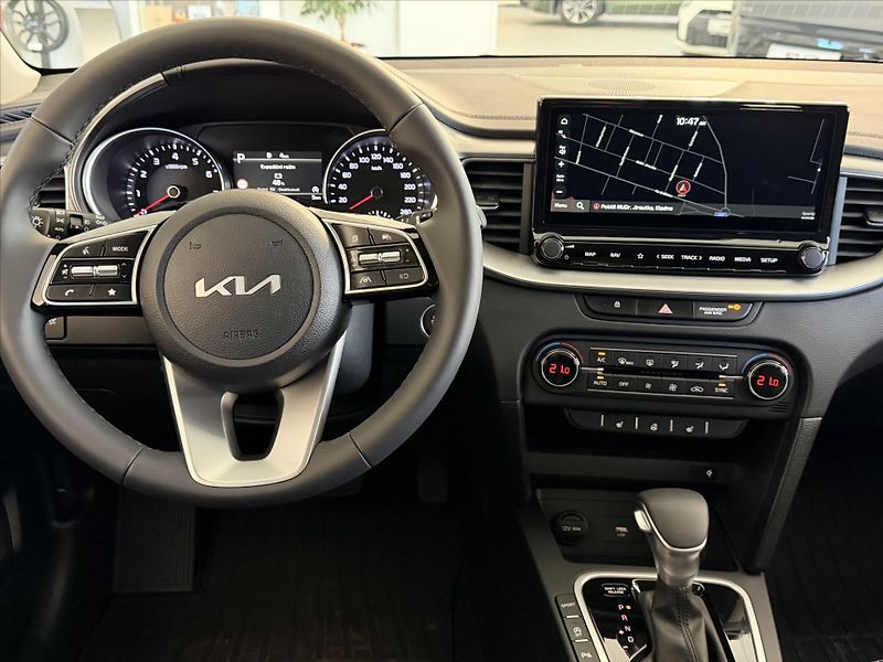 Kia Ceed 1,5 T-GDI SW 7DCT TOP+Business - fotka 8 z 10