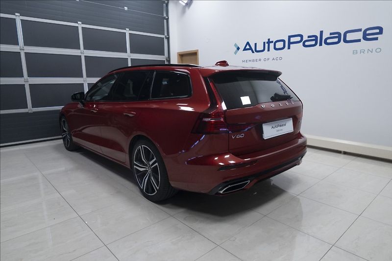 Volvo V60 2,0 D4 R-DESIGN NAVI KAMERA ČR - fotka 6 z 40