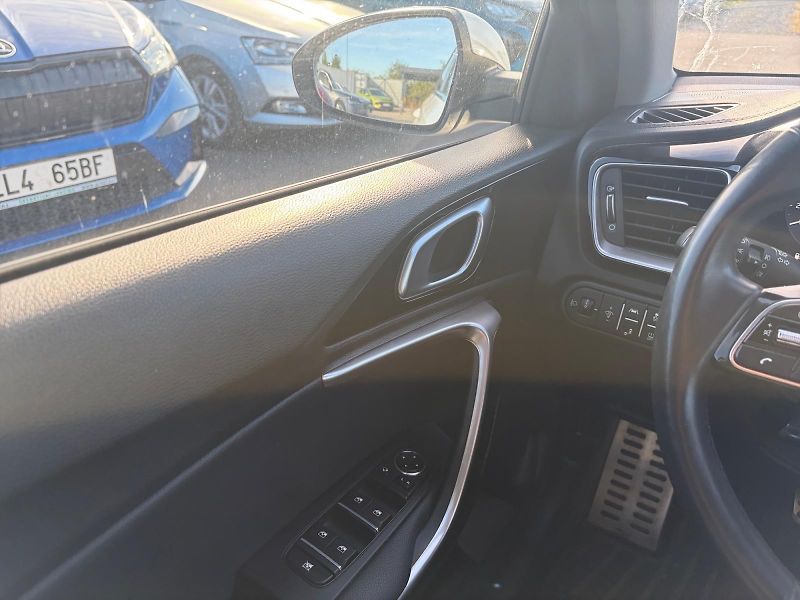 Kia Ceed (2023) TOP 1.5T-GDI 118k TAŽNÉ CZ DPH - fotka 11 z 11