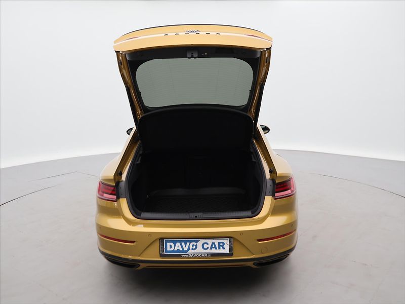 Volkswagen Arteon 2,0 TSI 206kW DSG 4M R-Line - fotka 9 z 37